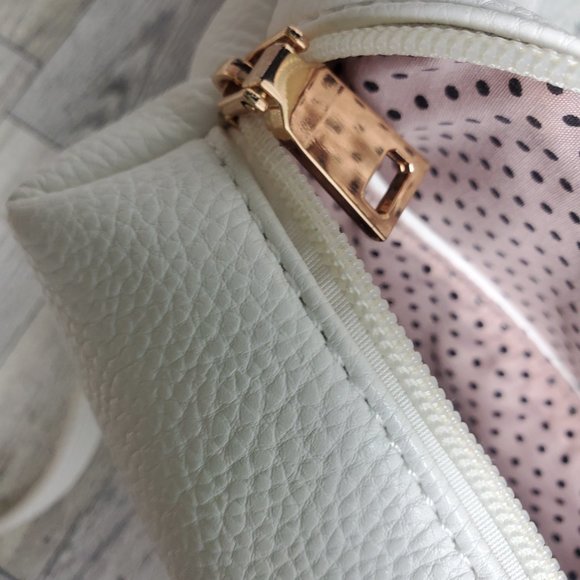 Urban Expressions clear Vinyl handbag W White vegan leather insert. - Picture 14 of 14